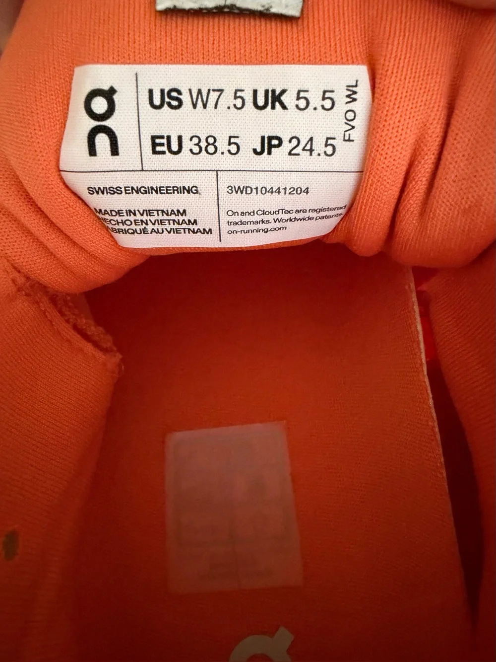 On Running Women's orange /White Cloudswift Running Shoes